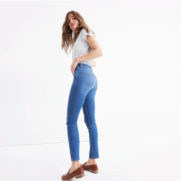 Like New! Madewell 9" High-Rise Skinny Jeans in Bonita Wash: Side-Slit Edition - Picture 3 of 9